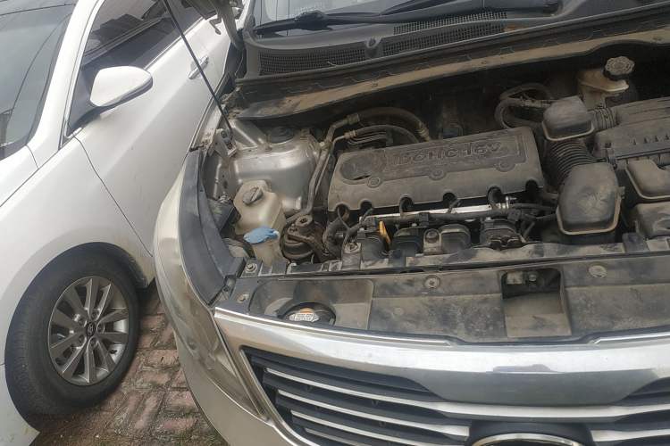 Used Kia Sportage R 2011 2.0L Automatic Two-Wheel Drive GL Engine Bay Right