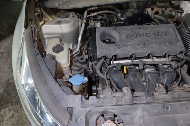Used Kia Sportage R 2011 2.0L Automatic Two-Wheel Drive GLS Engine Bay Right