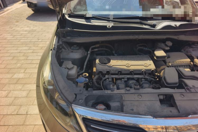 Used Kia Sportage R 2011 2.0L Automatic Two-Wheel Drive GLS Engine Bay Right