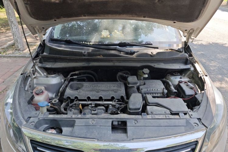 Used Kia Sportage R 2011 2.0L Automatic Two-Wheel Drive GLS Engine Bay