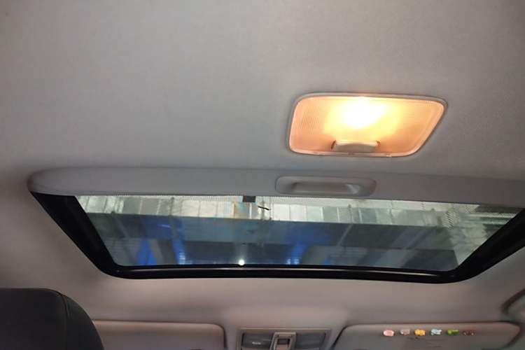 Used Kia Sportage R 2011 2.0L Automatic Two-Wheel Drive GLS Headliner