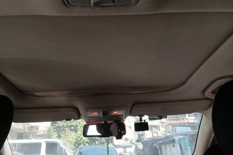 Used Kia Sportage R 2011 2.0L Automatic Two-Wheel Drive Premium Edition Headliner