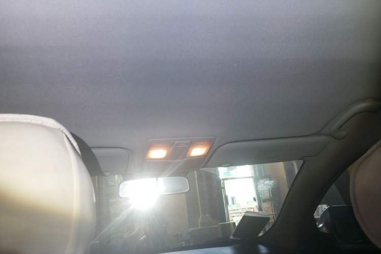 Used Kia Sportage R 2011 2.0L Manual Two-Wheel Drive GL Trim Headliner