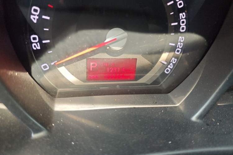 Used Kia Sportage R 2011 2.0L Automatic Two-Wheel Drive GLS Odometer Close Up