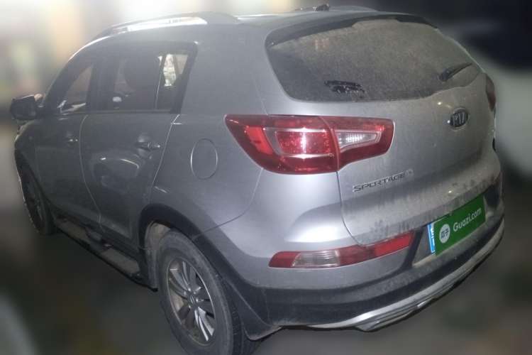 Used Kia Sportage R 2011 2.0L Manual Two-Wheel Drive GL Trim Rear Left 45 Deg