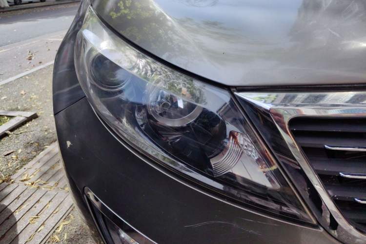 Used Kia Sportage R 2011 2.0L Automatic Two-Wheel Drive Premium Edition Right Front Headlight