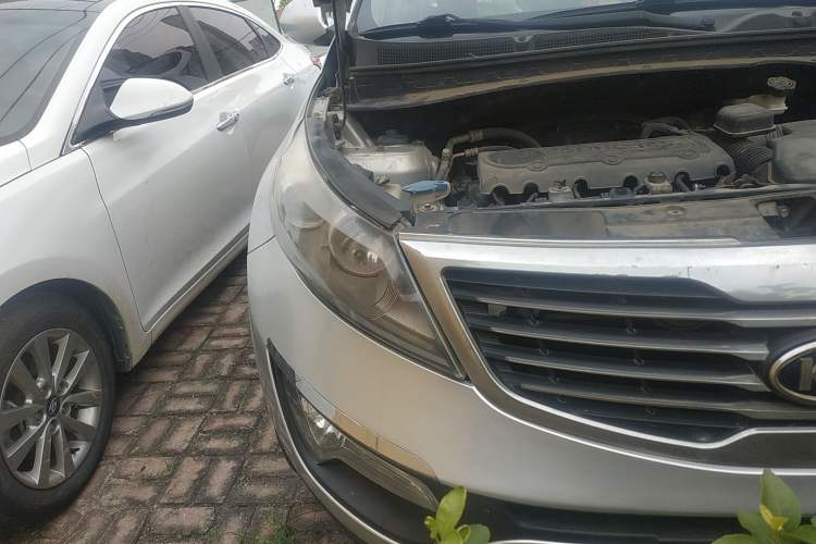 Used Kia Sportage R 2011 2.0L Automatic Two-Wheel Drive GL Right Front Headlight