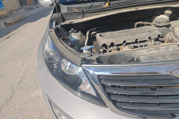 Used Kia Sportage R 2011 2.0L Automatic Two-Wheel Drive Premium Edition Right Front Headlight