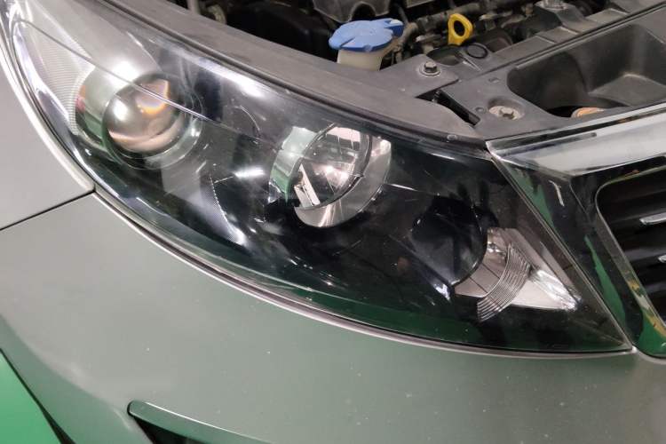 Used Kia Sportage R 2011 2.4L Automatic 4x4 GLS Right Front Headlight