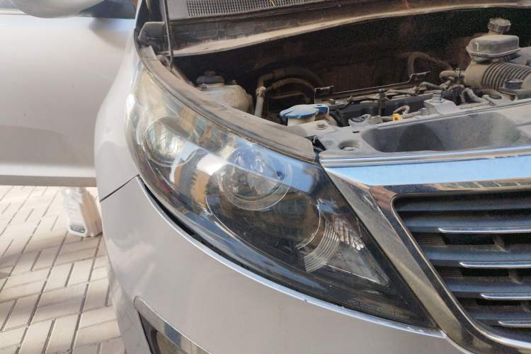Used Kia Sportage R 2011 2.4L Automatic 4x4 Premium Edition Right Front Headlight