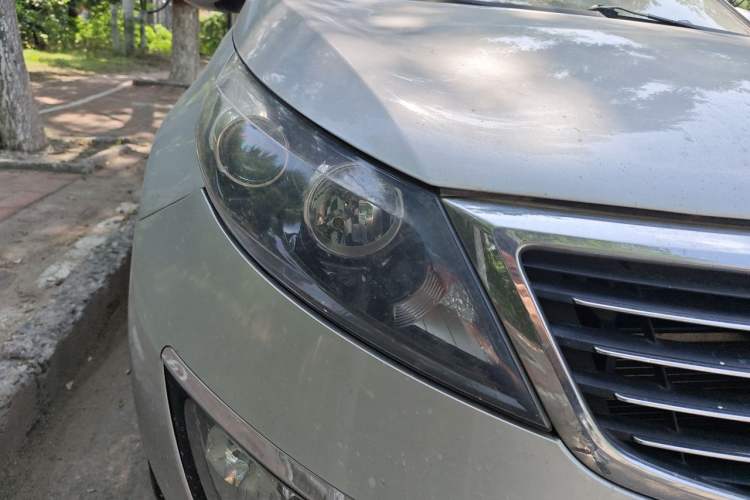 Used Kia Sportage R 2011 2.0L Automatic Two-Wheel Drive GLS Right Front Headlight