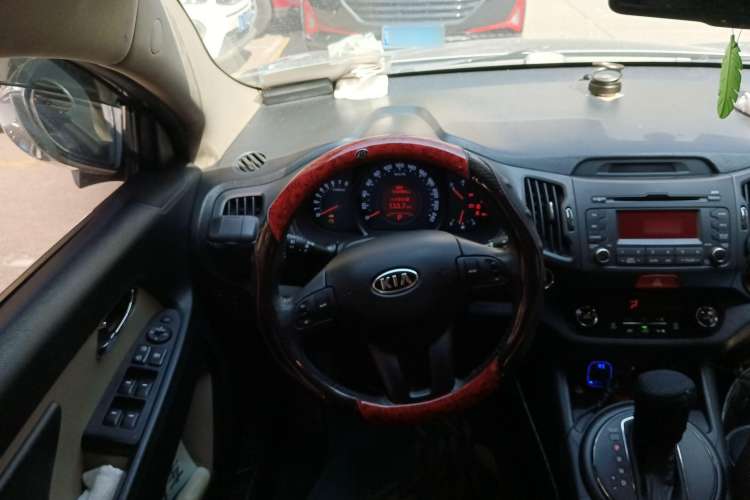 Used Kia Sportage R 2011 2.0L Automatic Two-Wheel Drive Premium Edition Steering Wheel