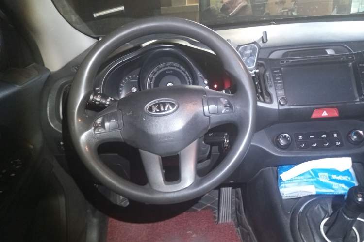 Used Kia Sportage R 2011 2.0L Manual Two-Wheel Drive GL Trim Steering Wheel