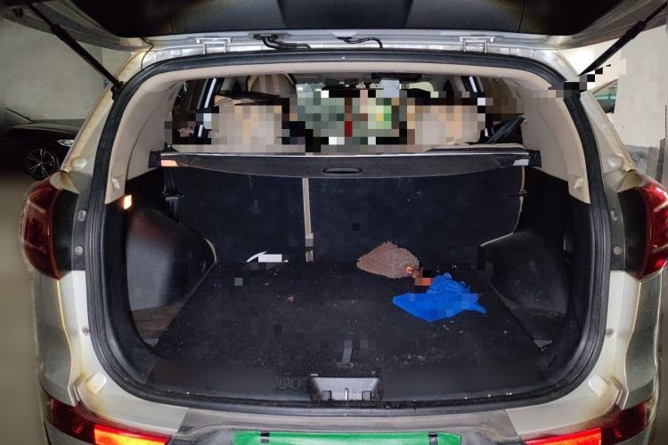 Used Kia Sportage R 2011 2.0L Automatic Two-Wheel Drive GLS Trunk