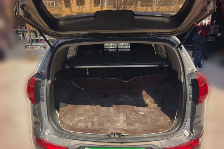 Used Kia Sportage R 2011 2.0L Automatic Two-Wheel Drive GLS Trunk
