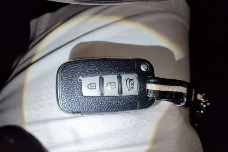 Used Kia Sportage R 2011 2.0L Automatic Two-Wheel Drive GLS Vehicle Key
