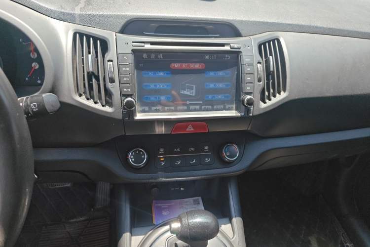Used Kia Sportage R 2011 2.0L Automatic Two-Wheel Drive GL Audio And AC Panel