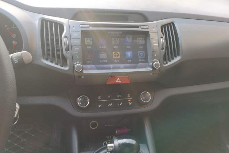 Used Kia Sportage R 2011 2.0L Automatic Two-Wheel Drive GL Audio And AC Panel