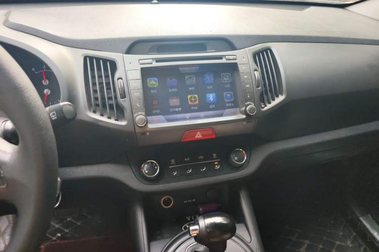 Used Kia Sportage R 2011 2.0L Automatic Two-Wheel Drive GL Audio And AC Panel