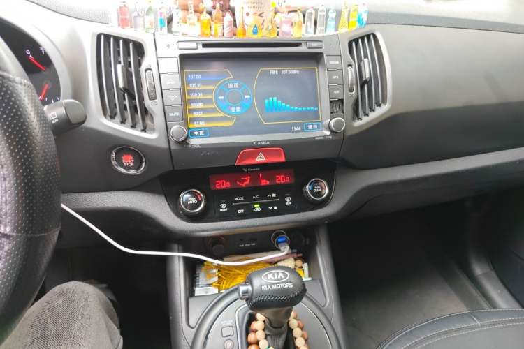 Used Kia Sportage R 2011 2.0L Automatic Two-Wheel Drive Premium Edition Audio And AC Panel