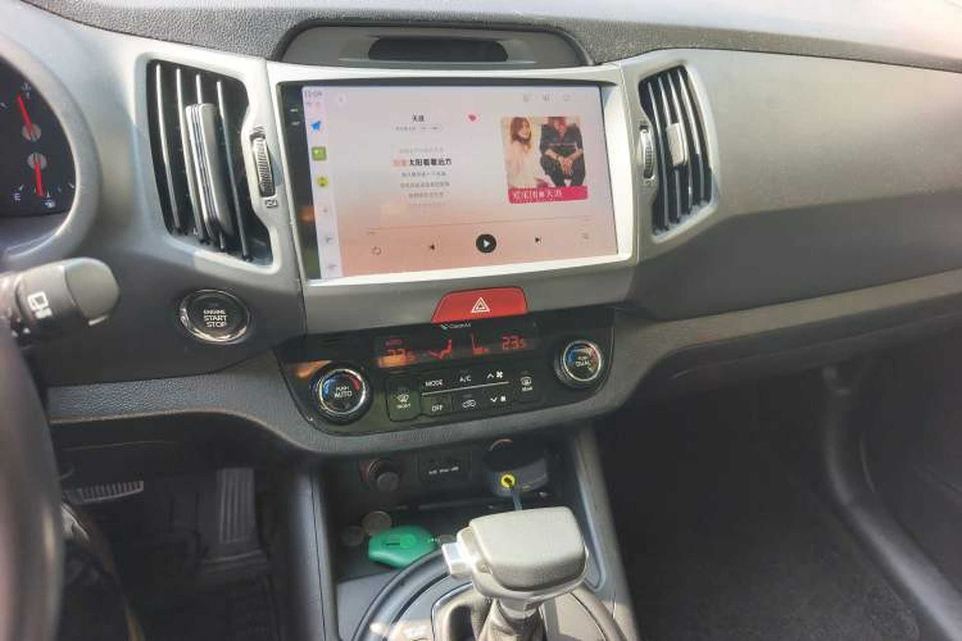 Used Kia Sportage R 2011 2.0L Automatic Two-Wheel Drive Premium Edition Audio And AC Panel