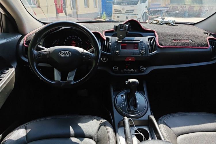 Used Kia Sportage R 2011 2.0L Automatic Two-Wheel Drive Premium Edition Center Console