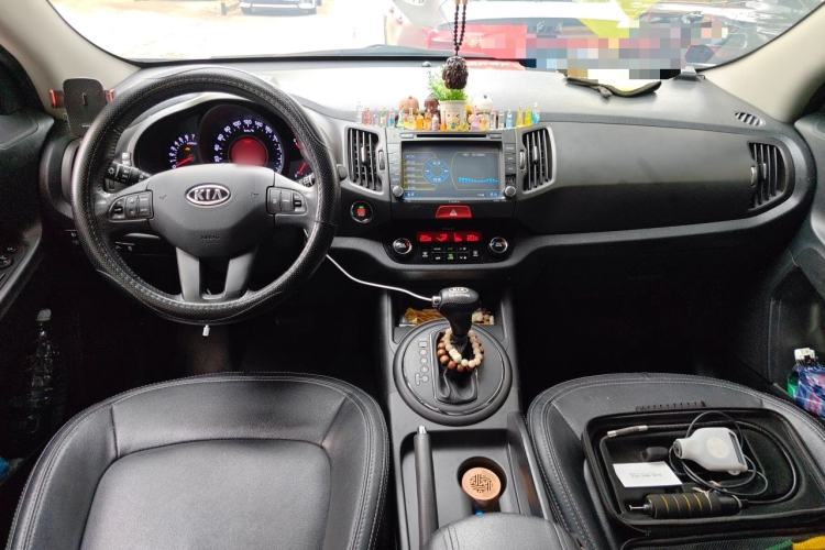 Used Kia Sportage R 2011 2.0L Automatic Two-Wheel Drive Premium Edition Center Console