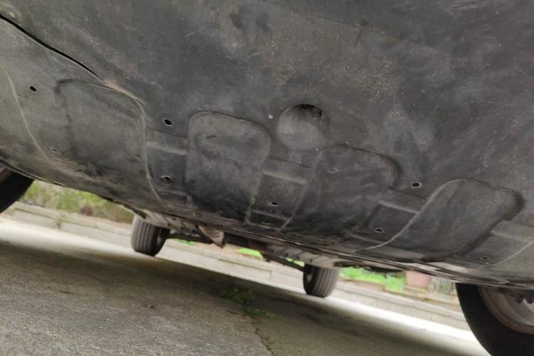 Used Kia Sportage R 2011 2.0L Manual Two-Wheel-Drive GLS Chassis Front