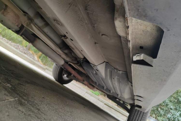 Used Kia Sportage R 2011 2.0L Manual Two-Wheel-Drive GLS Chassis Front Left