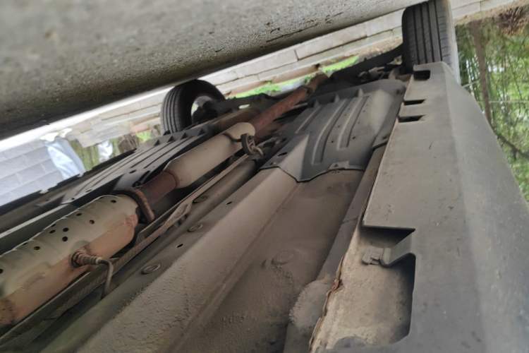 Used Kia Sportage R 2011 2.0L Manual Two-Wheel-Drive GLS Chassis Front Right