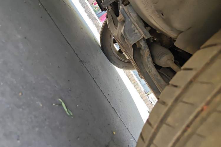 Used Kia Sportage R 2011 2.0L Automatic Two-Wheel Drive Premium Edition Chassis Front Right