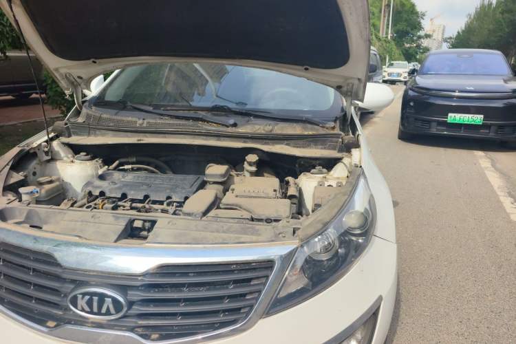 Used Kia Sportage R 2011 2.0L Automatic Two-Wheel Drive GL Engine Bay Left