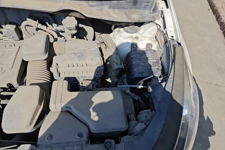 Used Kia Sportage R 2011 2.0L Automatic Two-Wheel Drive Premium Edition Engine Bay Left