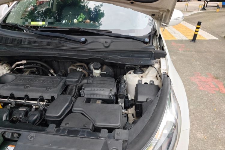 Used Kia Sportage R 2011 2.0L Automatic Two-Wheel Drive Premium Edition Engine Bay Left