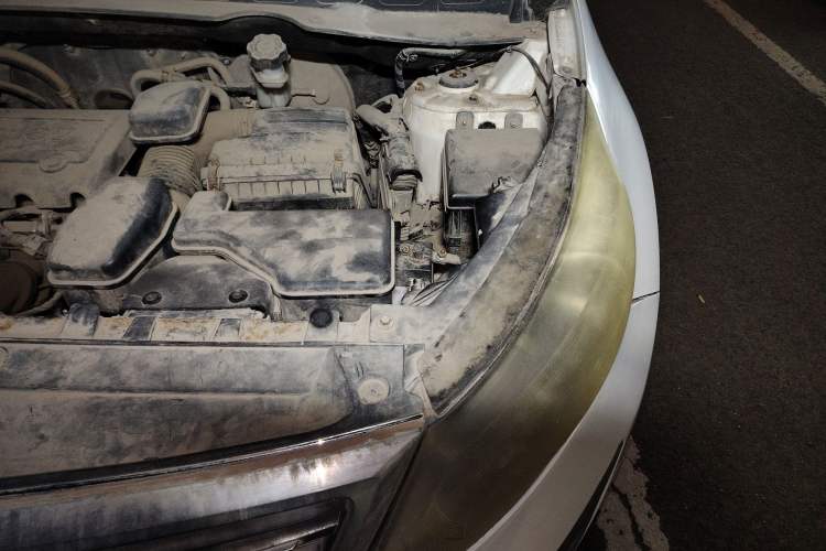 Used Kia Sportage R 2011 2.0L Automatic Two-Wheel Drive GL Engine Bay Left
