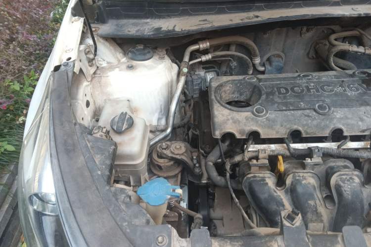 Used Kia Sportage R 2011 2.0L Automatic Two-Wheel Drive GL Engine Bay Right