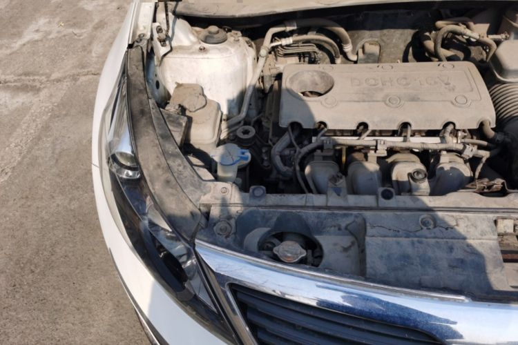 Used Kia Sportage R 2011 2.0L Automatic Two-Wheel Drive GL Engine Bay Right