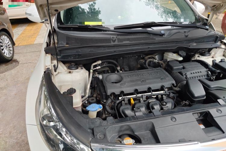 Used Kia Sportage R 2011 2.0L Automatic Two-Wheel Drive Premium Edition Engine Bay Right