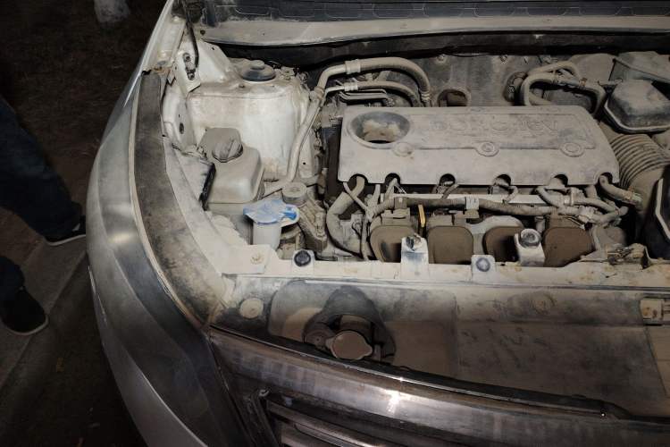 Used Kia Sportage R 2011 2.0L Automatic Two-Wheel Drive GL Engine Bay Right
