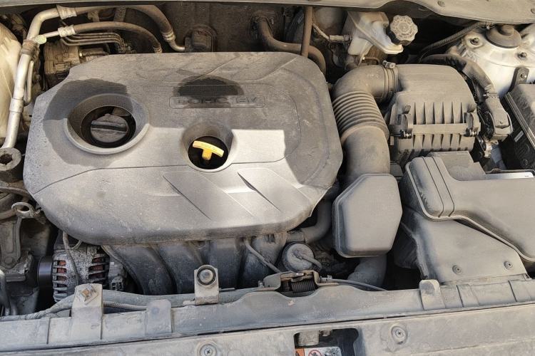 Used Kia Sportage R 2011 2.0L Automatic Two-Wheel Drive GL Engine Bay
