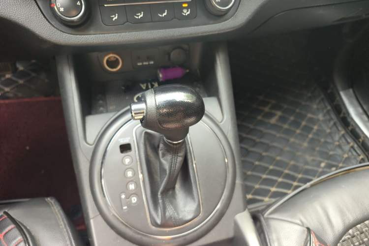 Used Kia Sportage R 2011 2.0L Automatic Two-Wheel Drive GL Gear Lever