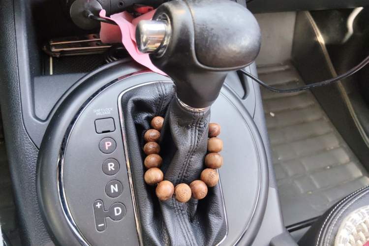 Used Kia Sportage R 2011 2.0L Automatic Two-Wheel Drive GL Gear Lever