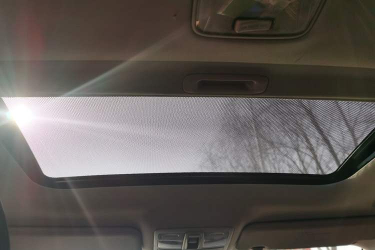Used Kia Sportage R 2011 2.0L Automatic Two-Wheel Drive GL Headliner