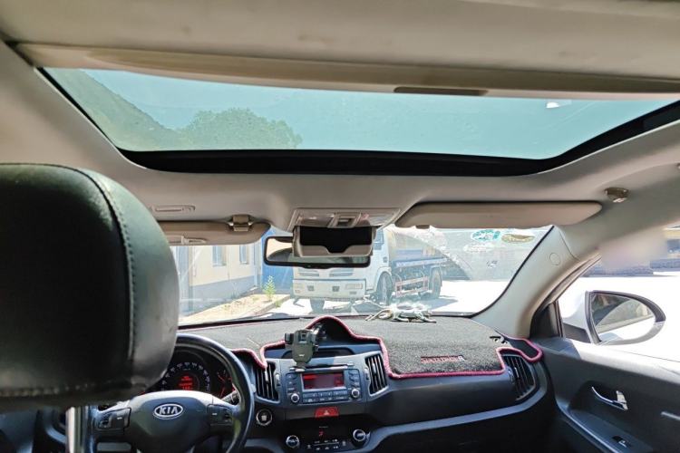 Used Kia Sportage R 2011 2.0L Automatic Two-Wheel Drive Premium Edition Headliner