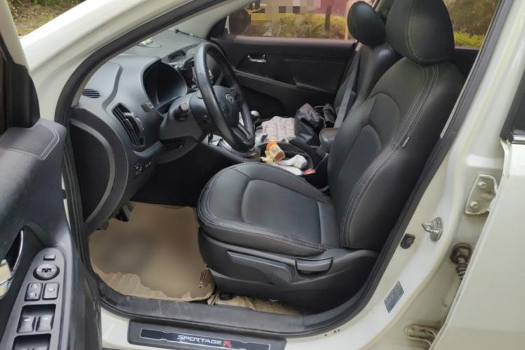 Used Kia Sportage R 2011 2.0L Manual Two-Wheel-Drive GLS Left Front Seat
