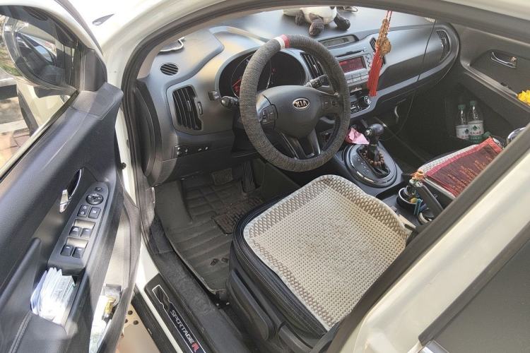 Used Kia Sportage R 2011 2.0L Automatic Two-Wheel Drive GL Left Front Seat