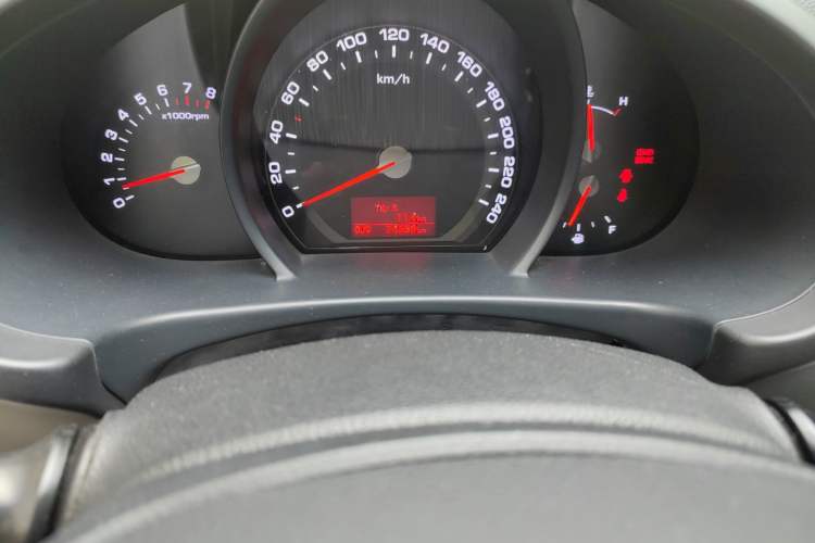 Used Kia Sportage R 2011 2.0L Manual Two-Wheel-Drive GLS Odometer Close Up