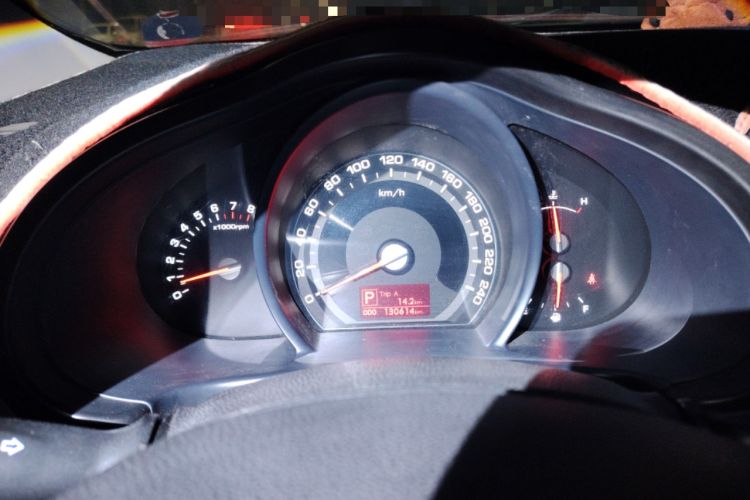 Used Kia Sportage R 2011 2.0L Automatic Two-Wheel Drive GL Odometer Close Up