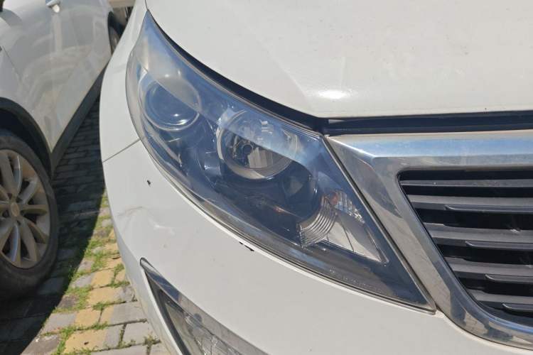 Used Kia Sportage R 2011 2.0L Automatic Two-Wheel Drive GL Right Front Headlight