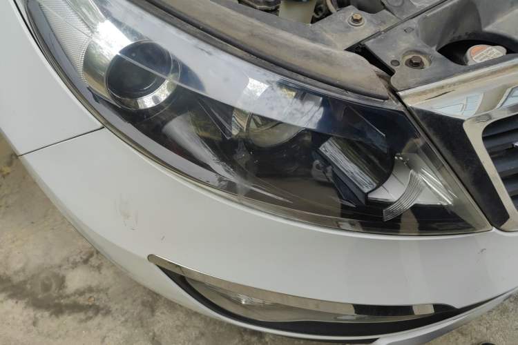 Used Kia Sportage R 2011 2.0L Manual Two-Wheel-Drive GLS Right Front Headlight